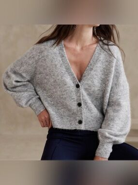 Banana Republic Adi Alpaca-Blend Cardigan Sweater in Light Heather Gray Small